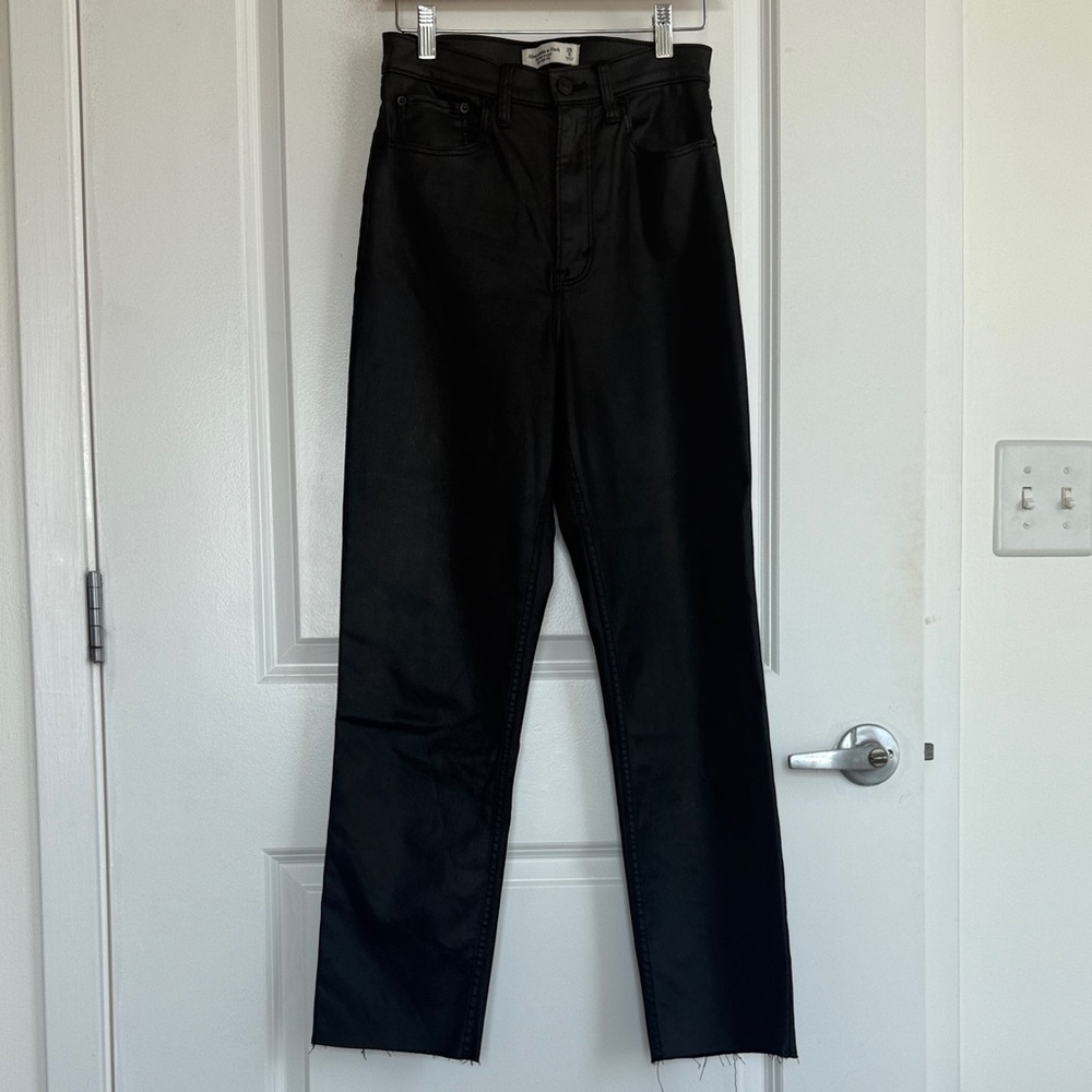 Abercrombie & Fitch ankle straight ultra high rise curve love, coated pants 28L
